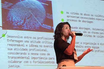 Enfermeira Marília Ferro proferiu palestra sobre a enfermagem forense